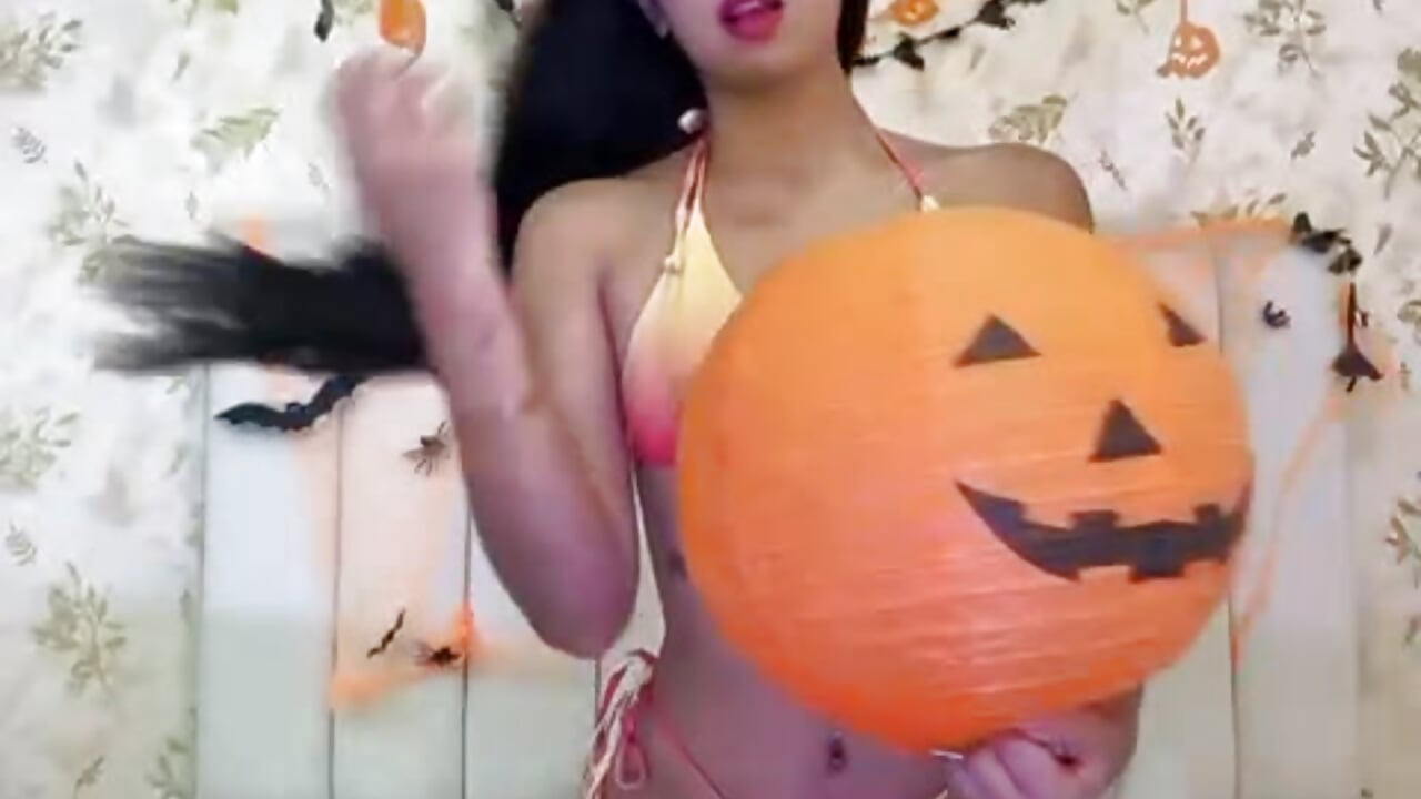 Halloween🎃－カメラキャストのMia-Monroeの動画