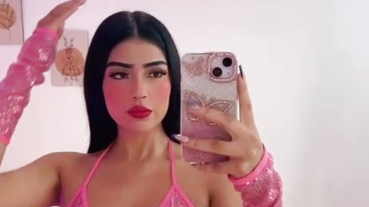 🥵－カメラキャストのMia-Monroeの動画