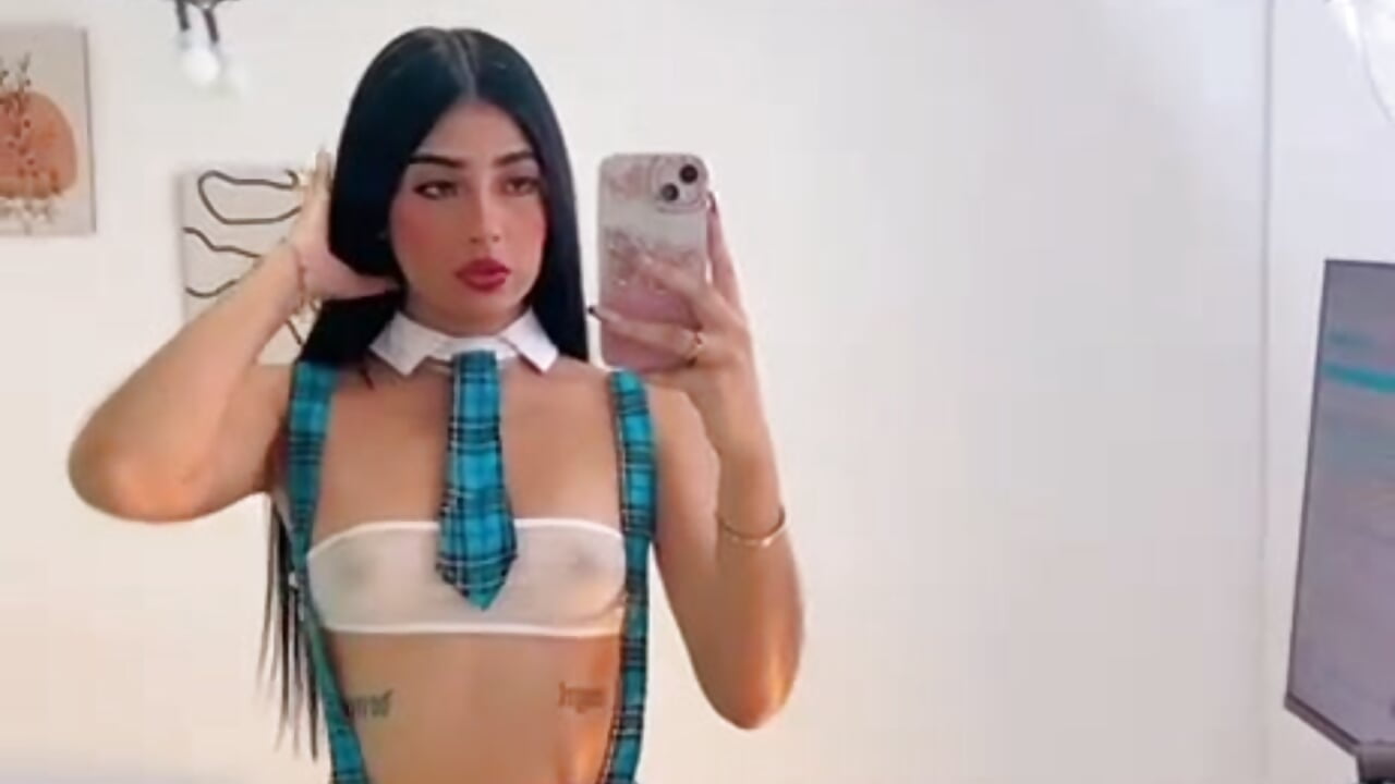 A lot of sensuality🫦🔥－カメラキャストのMia-Monroeの動画