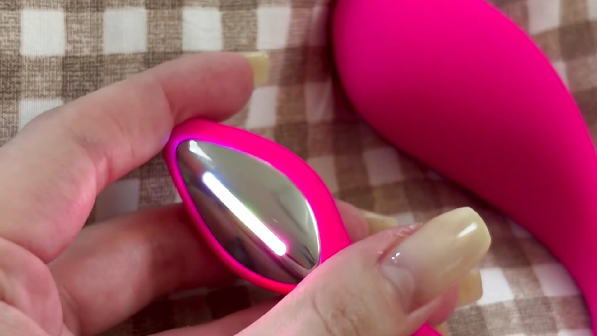 7色に光るのは流石に面白い - video by poom_chan cam model