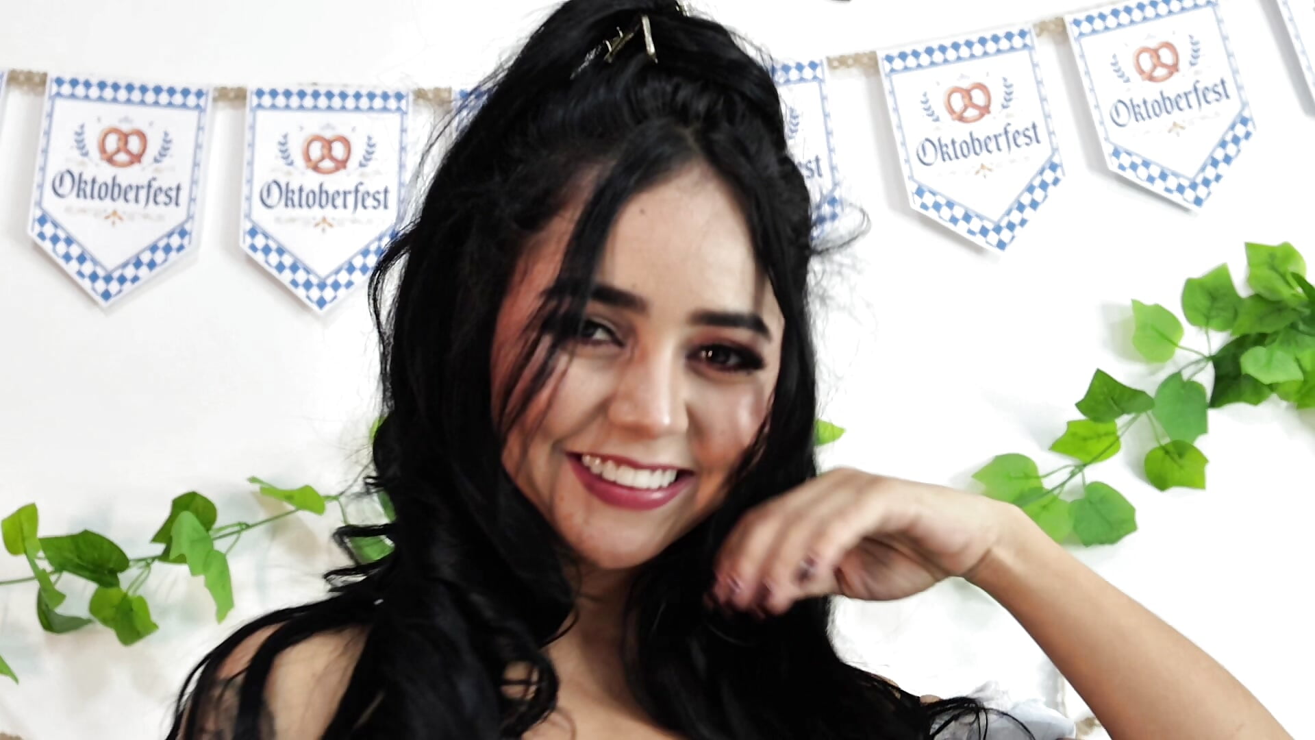 😏 Dare to enter my Oktoberfest - video by Godess_Scarlett77 cam model