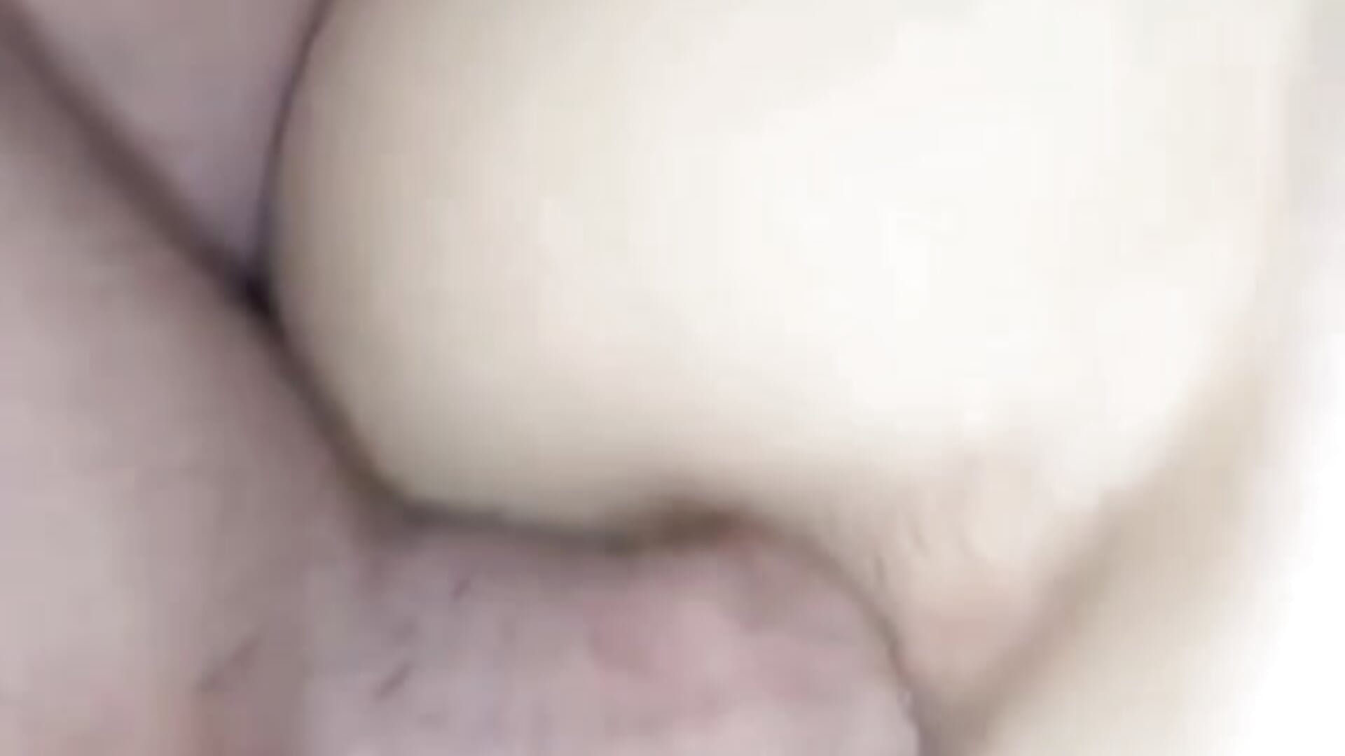 خلفي مع اختي
