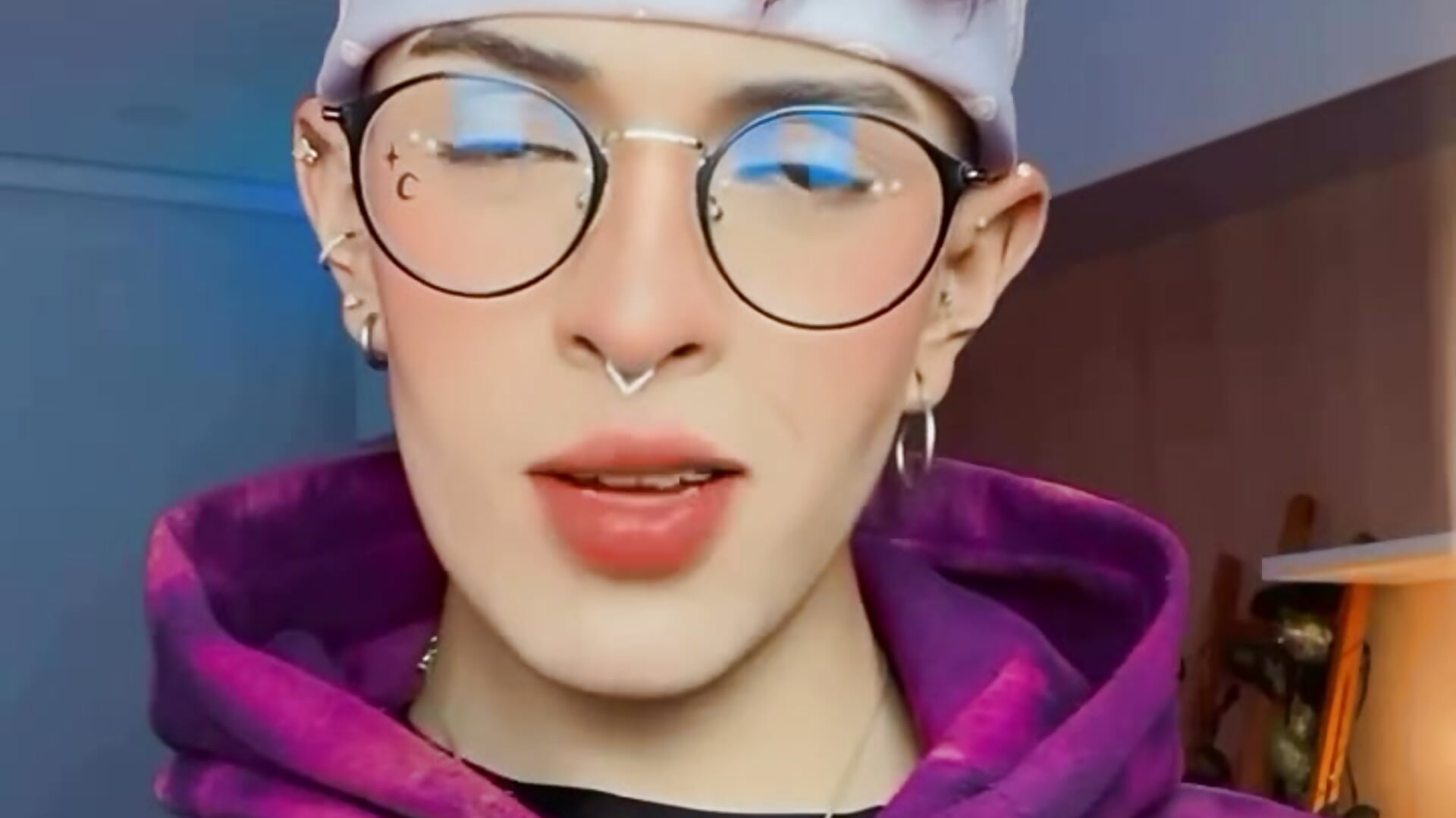 f41714b42c9d4c1fb984de069b758591 – video od webkamerové modelky Luca_DRosa