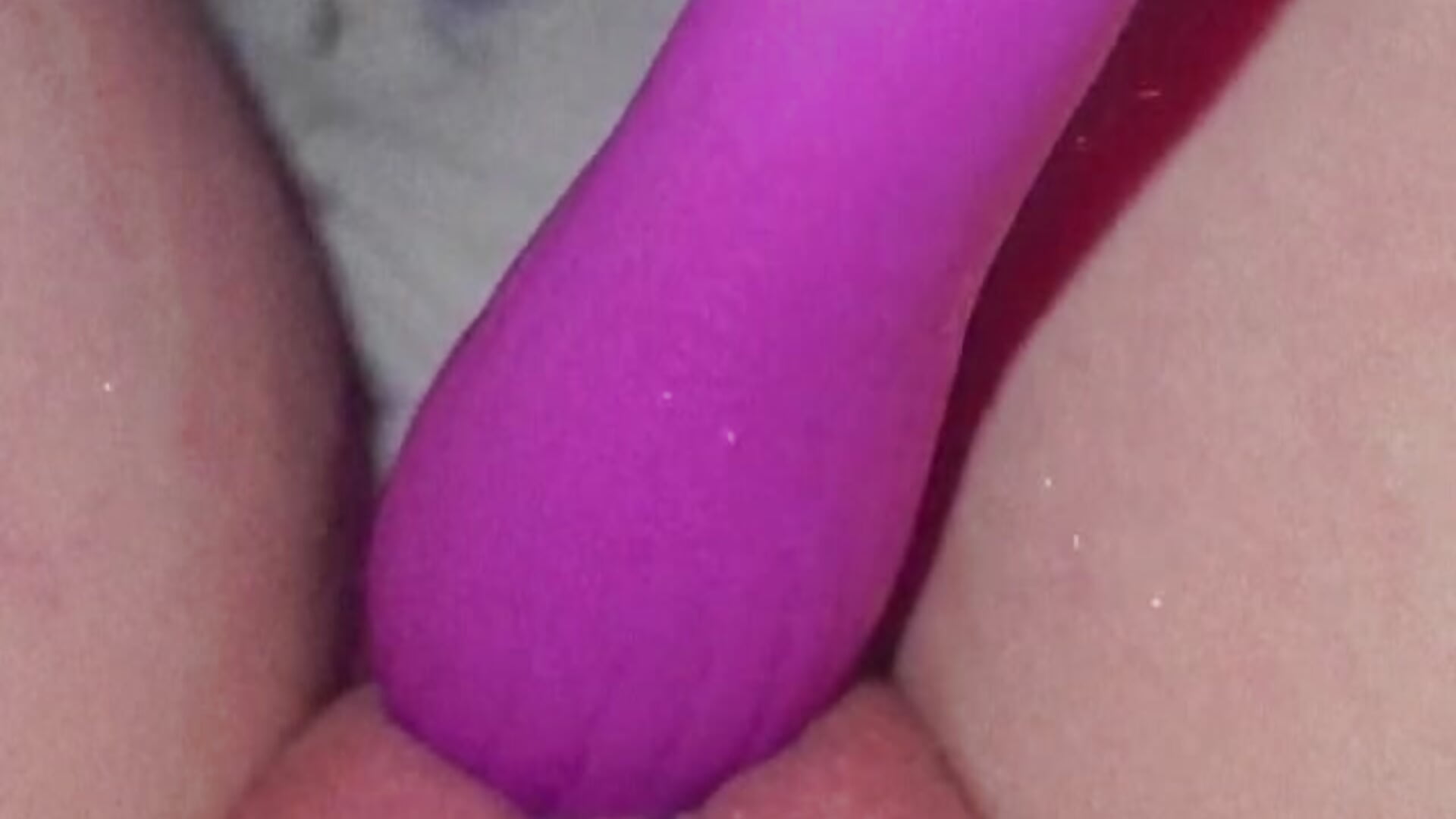 playing with my purple vibrator😍