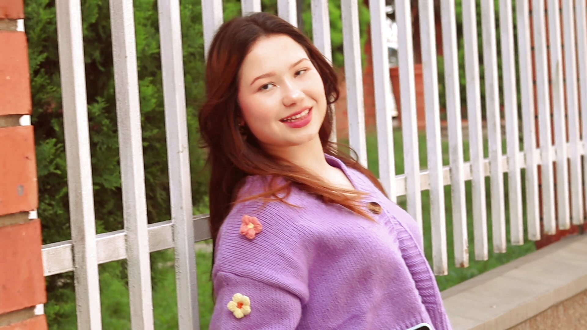 Let me be free and I'll make you fall in love 💜 - video by Roxie-Summers11 cam model