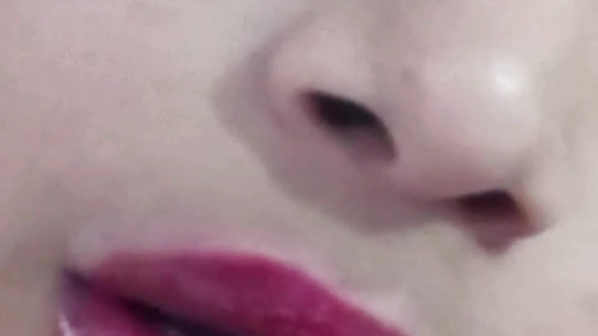 From Your lips - video oleh model kamera MadelineDoll