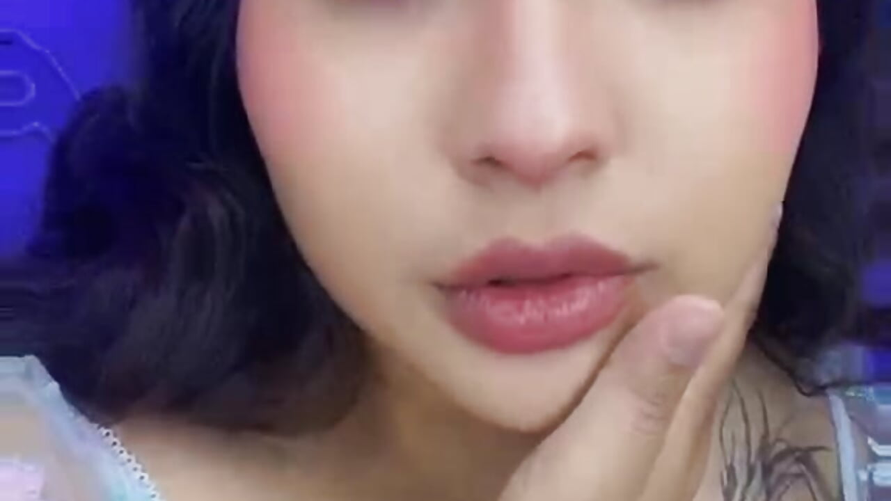 Look at me closely… I don’t repeat scenes 🔥 - Emma_monserrat 캠 모델의 동영상