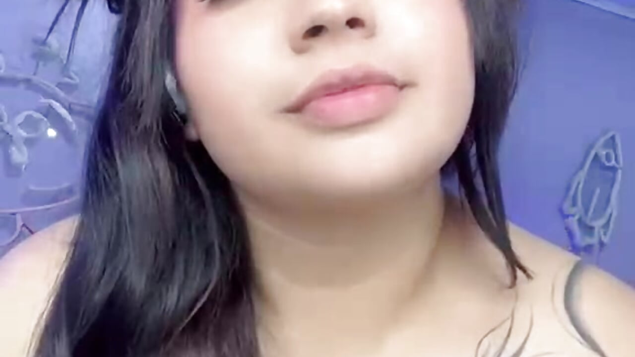 Cute bigboobs - video av Emma_monserrat cam model