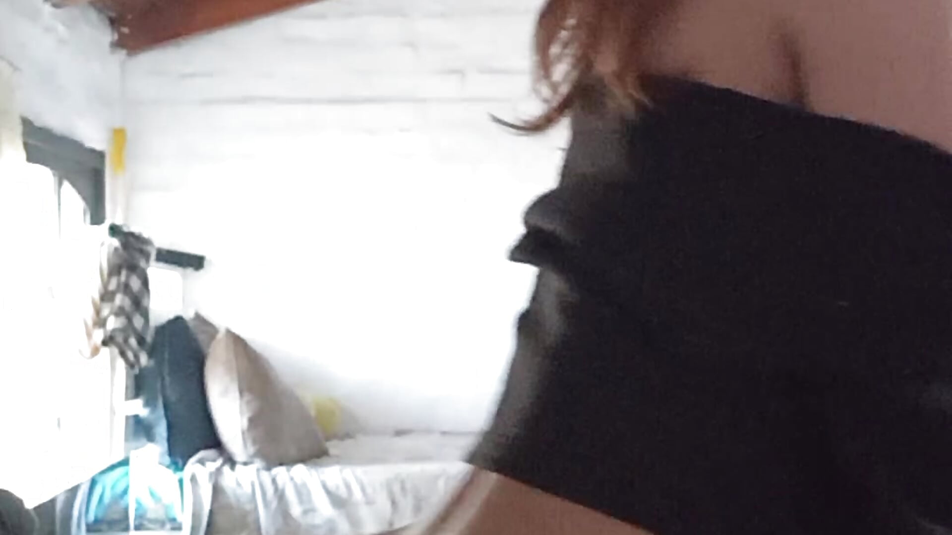 Que rica almohada 😋 - video by Viudanegraa cam model