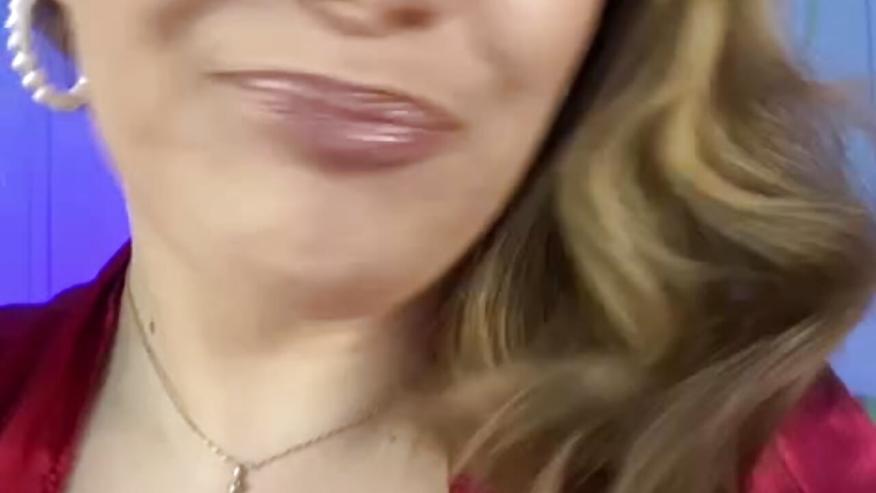 DEAR LOVELY GUYS I WISH YOU THE BEST HAPPY NEW YEAR 2026! I WILL WAIT FOR YOU TODAY TO KISS U ALL! C - vídeo de Margot_Ocean modelo de câmara