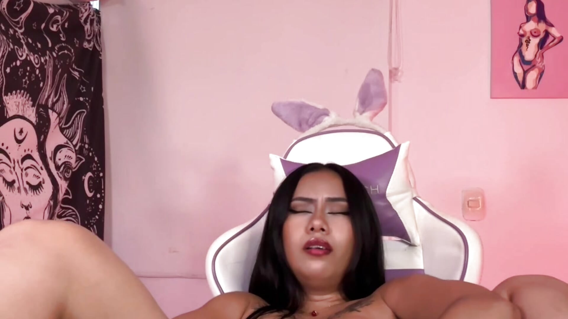 I just LOVE playing with my own tight wet pussy..!!!🥵 I know just where to hit the right spot..! I
