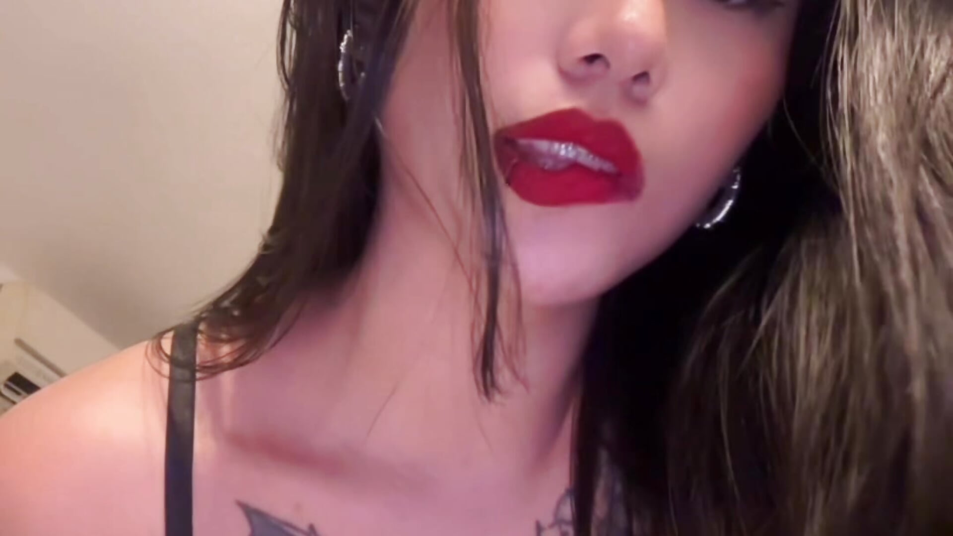 Do you like my outfit? 🫣 - imfreyjauu adlı kamera modelinin videosu