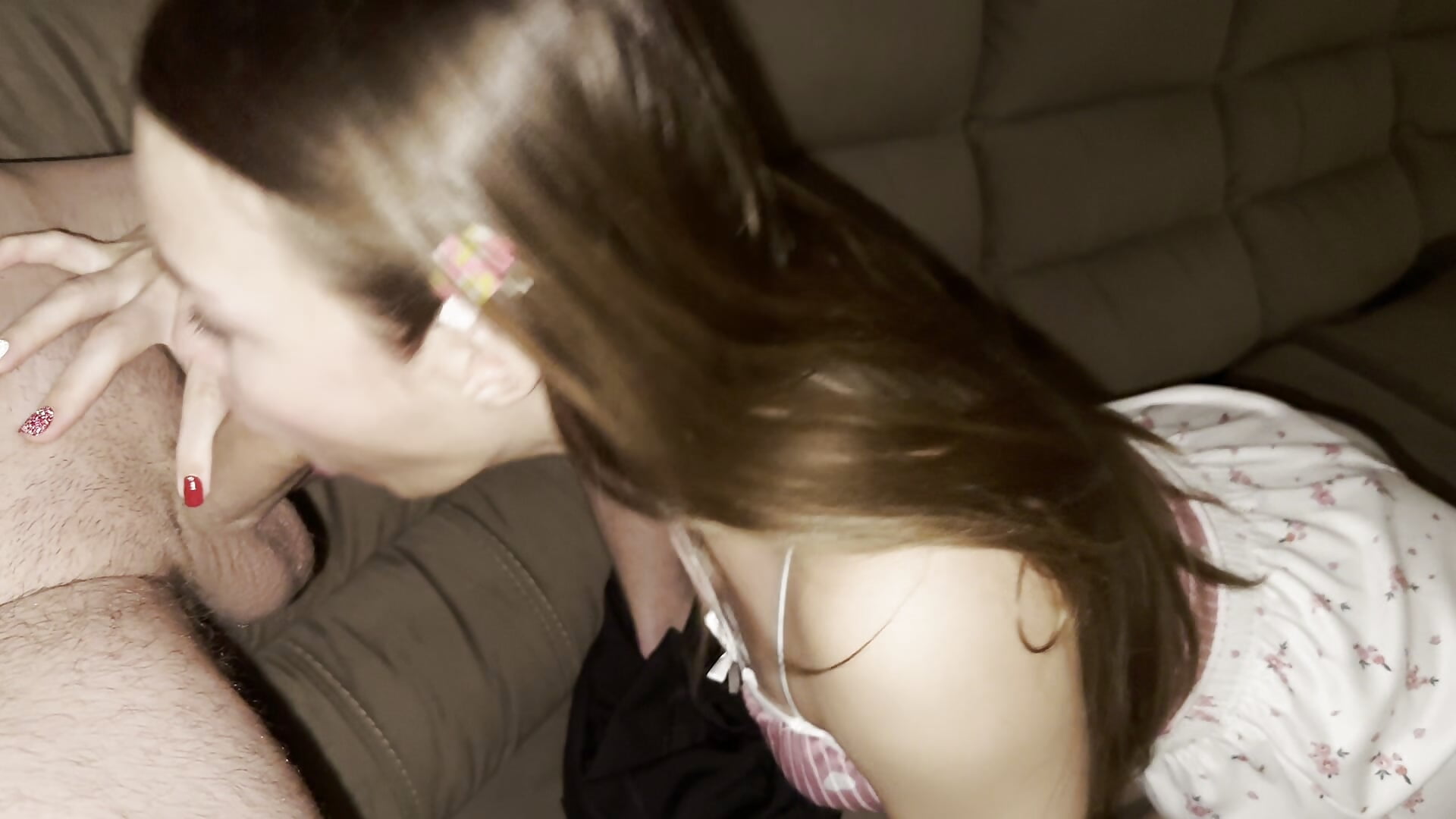 VERY PASSIONATE BLOWJOB ON THE COUCH - video by VIKITOMMY cam model