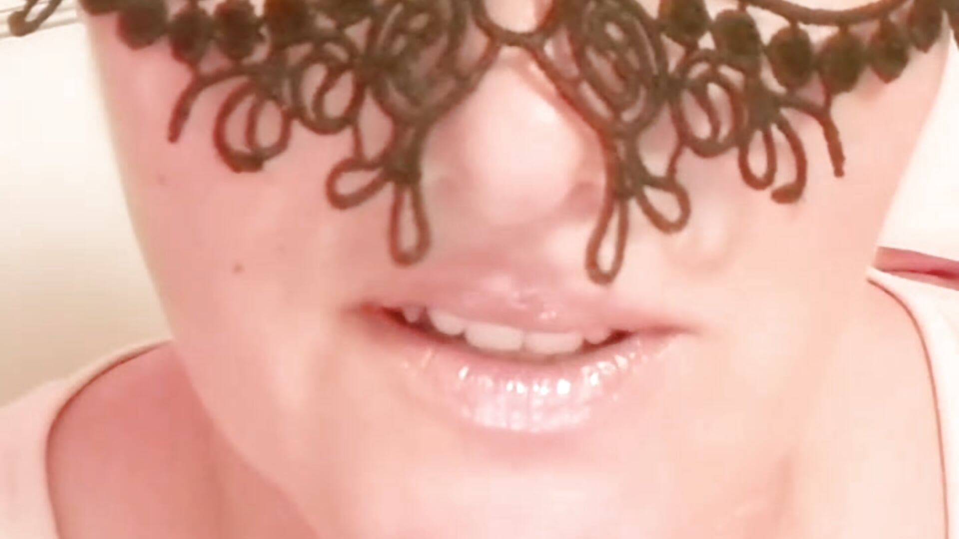 Ciao venite a divertirvi con me - clip cu APEREGINA_ model videochat