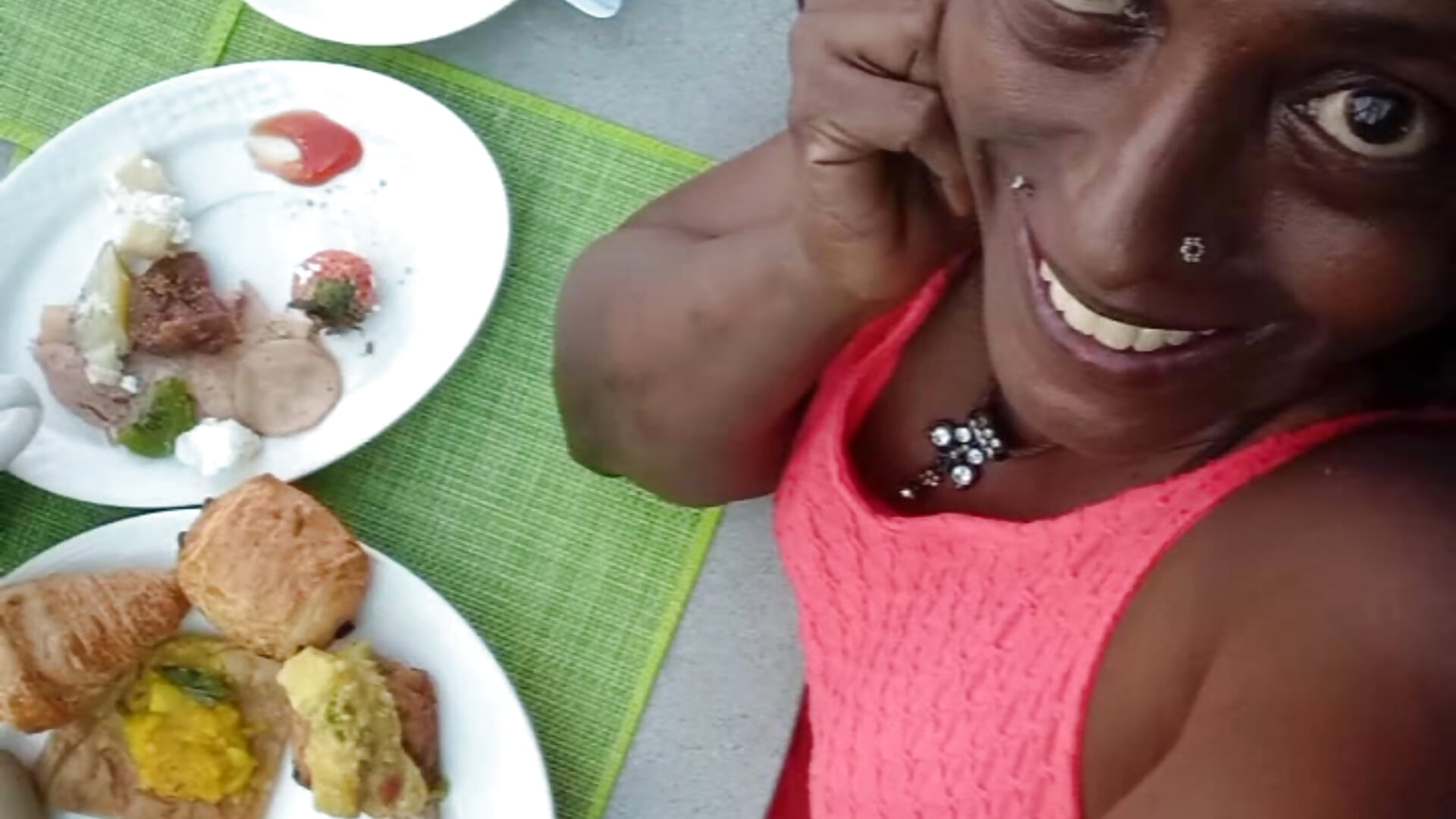 Mas... Mas...mas... - فيديو من mamakarma1403 موديل الكام