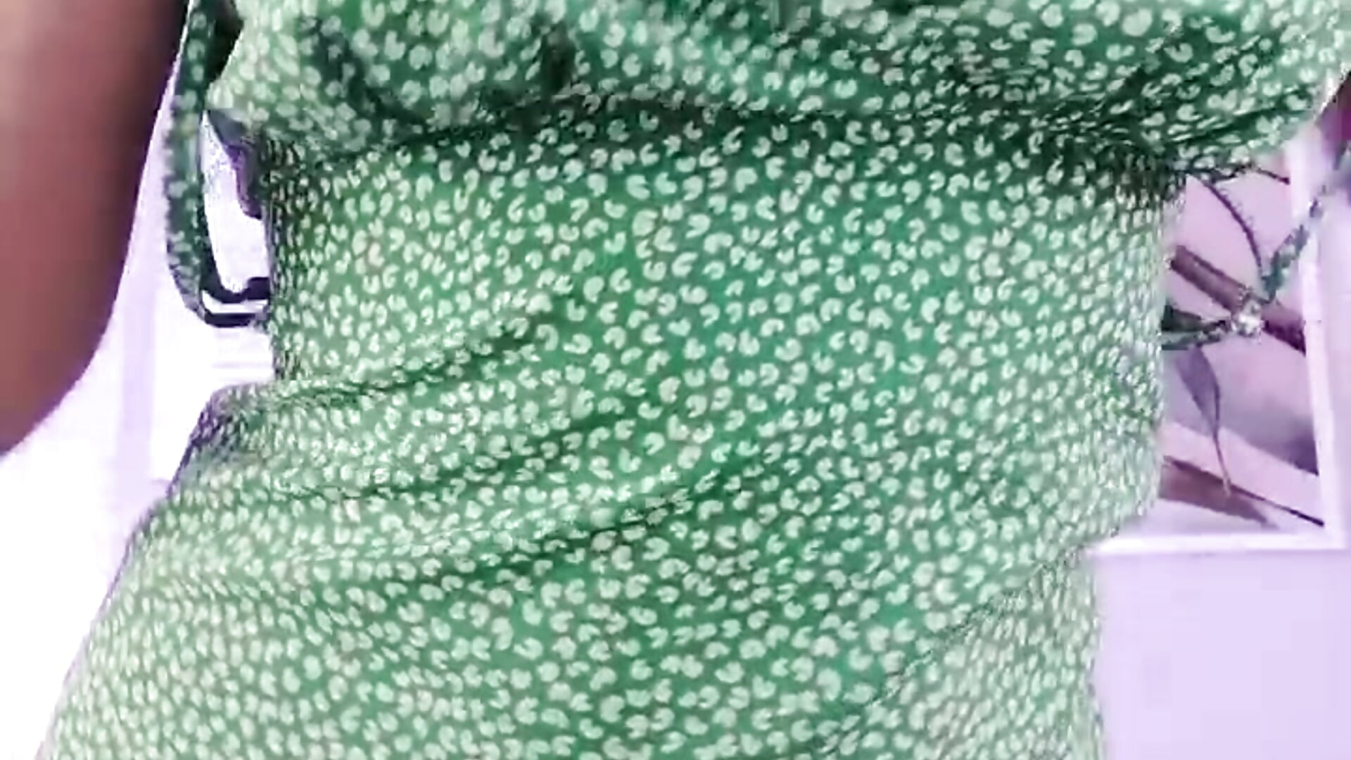 massage my big breasts..🥥💦 - AliceBrayan主播的视频