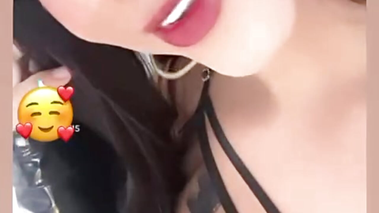 Nice smile - video by Sofia_Burbano cam model