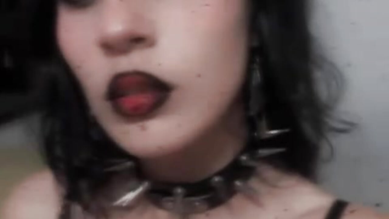 𝔓𝔞𝔰𝔬𝔰 𝔢𝔫 𝔩𝔞 𝔬𝔰𝔠𝔲𝔯𝔦𝔡𝔞𝔡 👣🌑 – video od webkamerové modelky bellatrix25