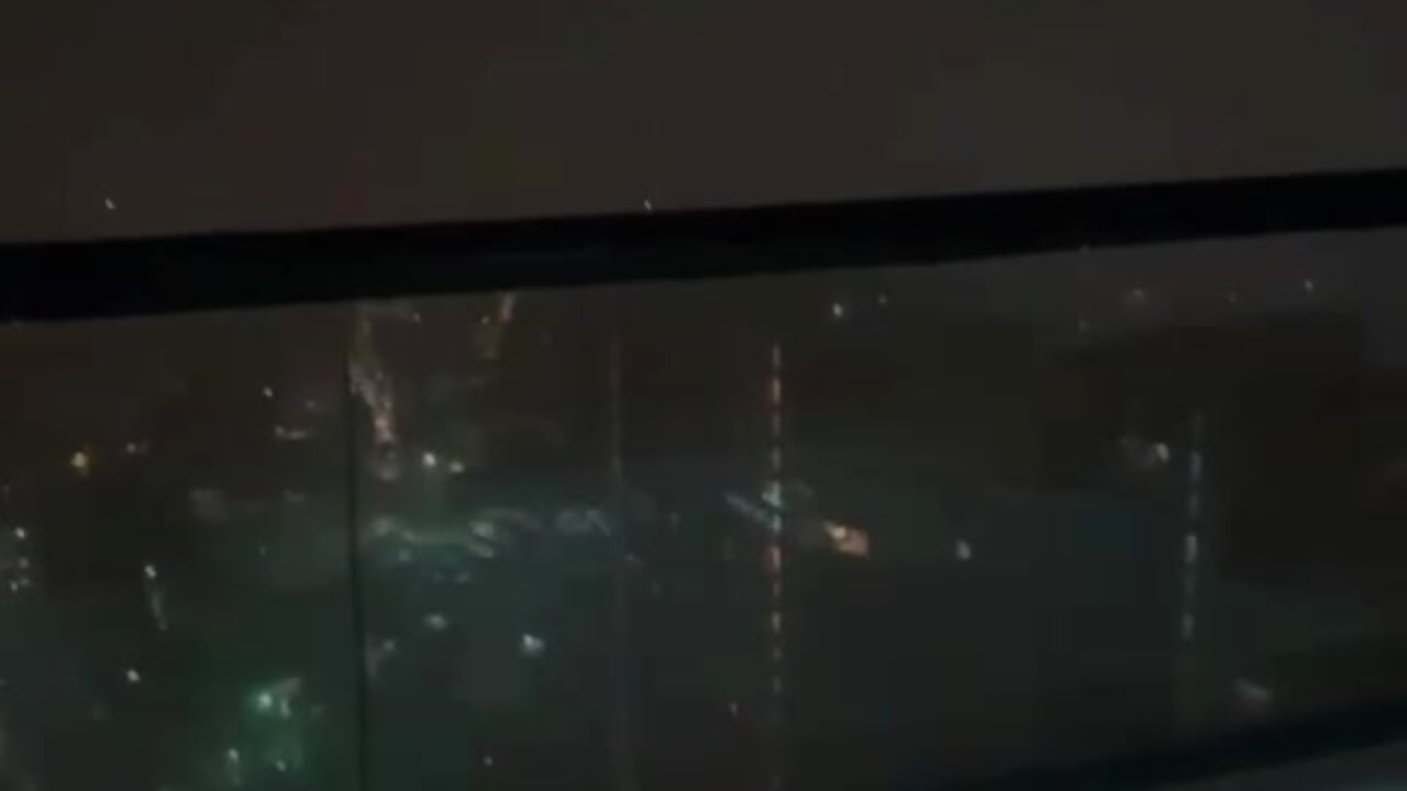 𝔗𝔥𝔢 𝔪𝔬𝔬𝔫 𝔨𝔦𝔰𝔰𝔢𝔰 𝔪𝔶 𝔰𝔬𝔯𝔯𝔬𝔴 🌕💋 – video od webkamerové modelky bellatrix25