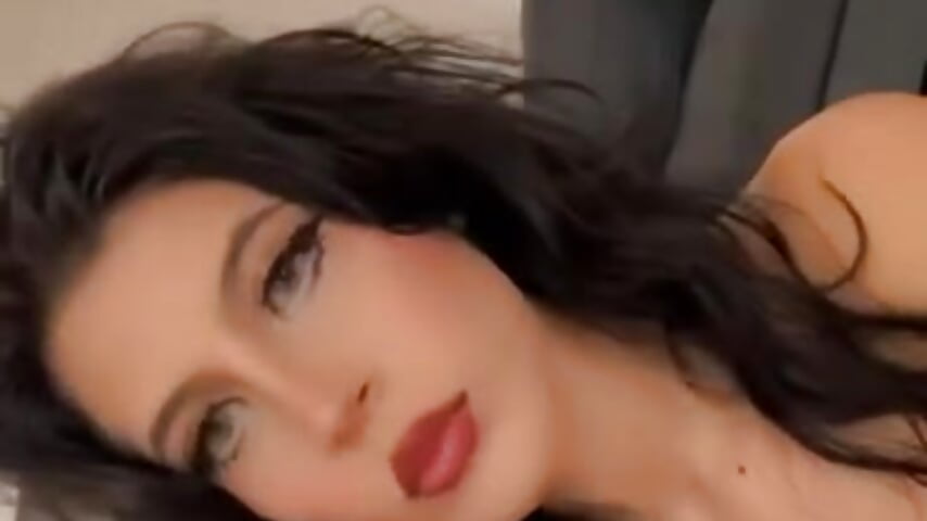 hi – video od webkamerové modelky bellatrix25