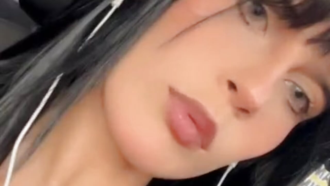 🖤 – video od webkamerové modelky bellatrix25