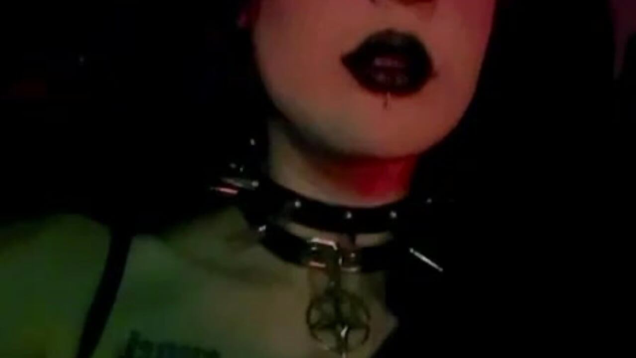 𝔈𝔠𝔩𝔦𝔭𝔰𝔢 𝔡𝔢 𝔰𝔬𝔪𝔟𝔯𝔞𝔰 🌑🌒 – video od webkamerové modelky bellatrix25