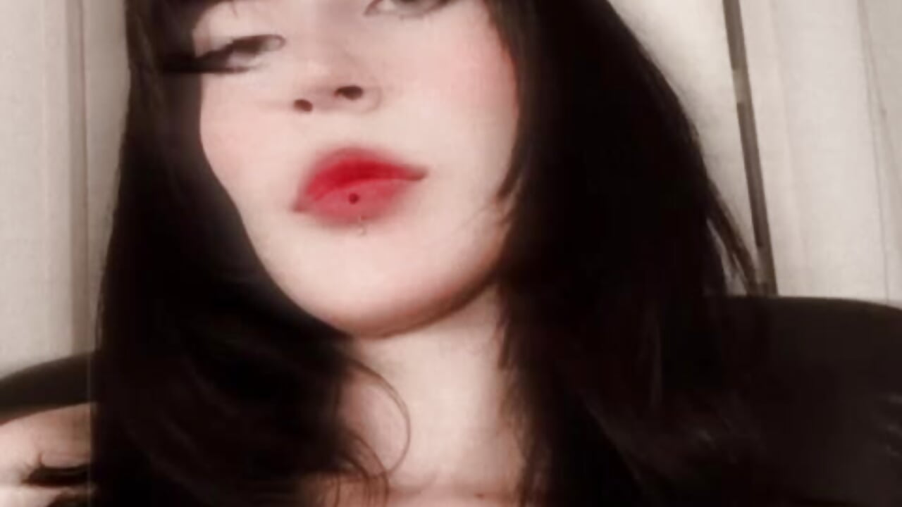 𝔇𝔯𝔢𝔞𝔪𝔰 𝔡𝔯𝔞𝔭𝔢𝔡 𝔦𝔫 𝔡𝔲𝔰𝔨 🌆💤 – video od webkamerové modelky bellatrix25