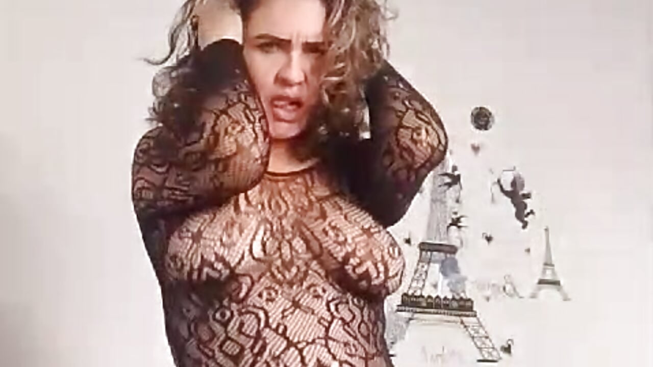 VID-20240618-WA0082 - video by helenca43 cam model