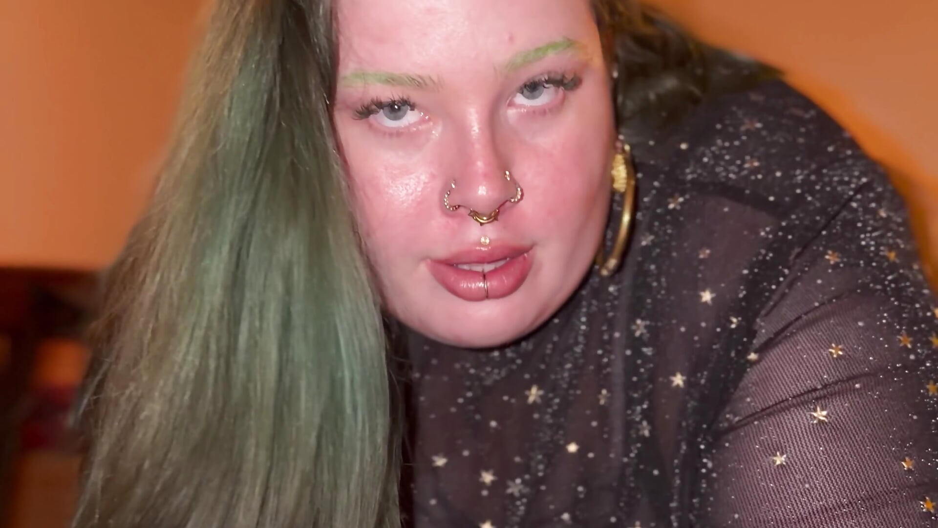 All the way down. Purr - βίντεο μοντέλου MissBika