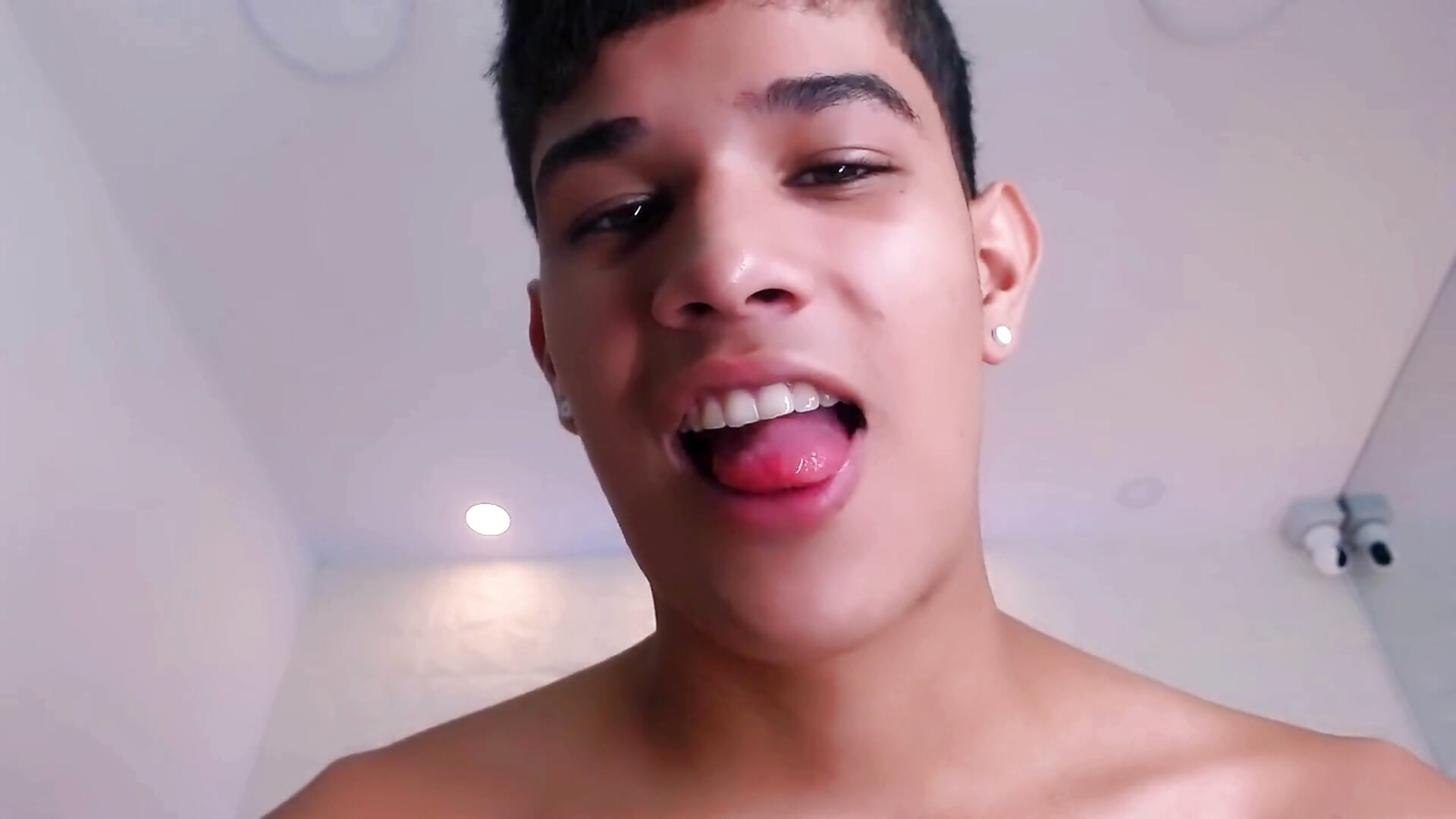 MaxRay's XXX Videos & Recorded Live Shows | xHamsterLive