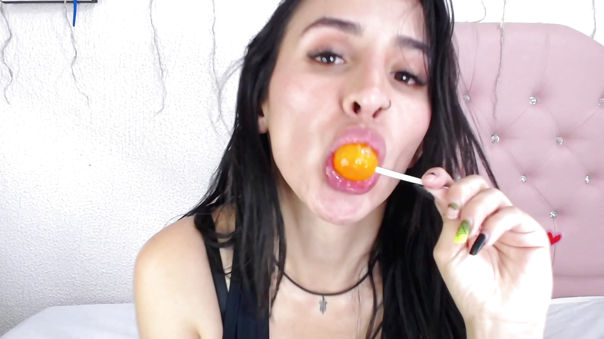 Tease with my lollipop ♥ - video by leila_petitee_ cam model