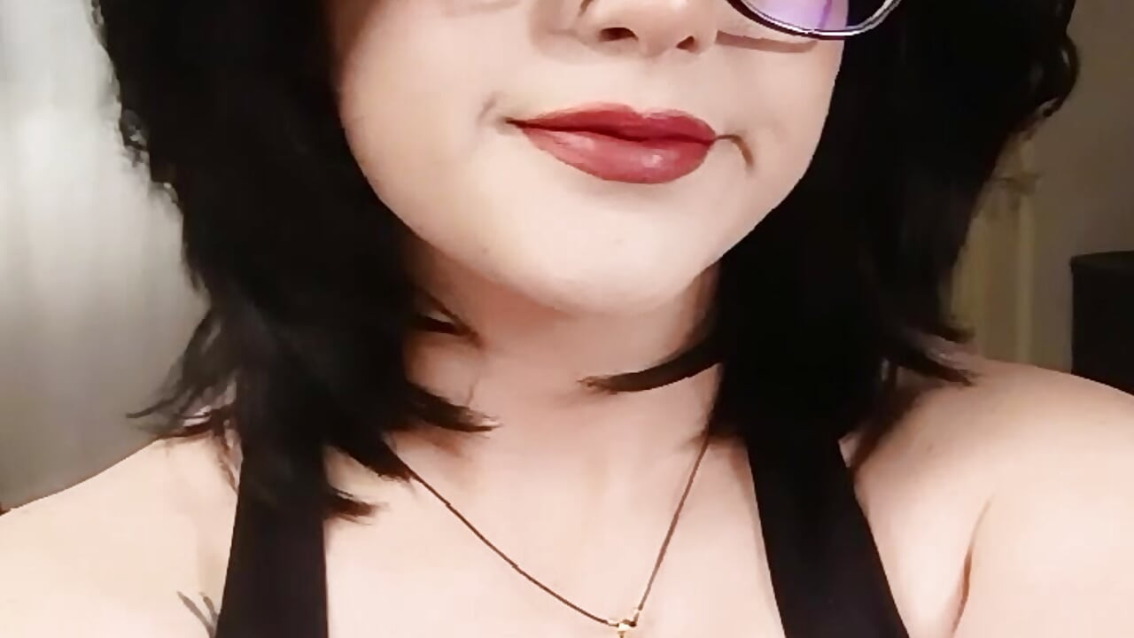 Hello – видео вебкам-модели Lin-cute