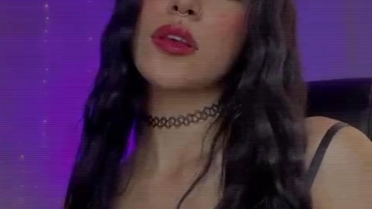 Don't look at me so much ... I turn to me faster than you think 😈 - video by aisha_sakina cam model