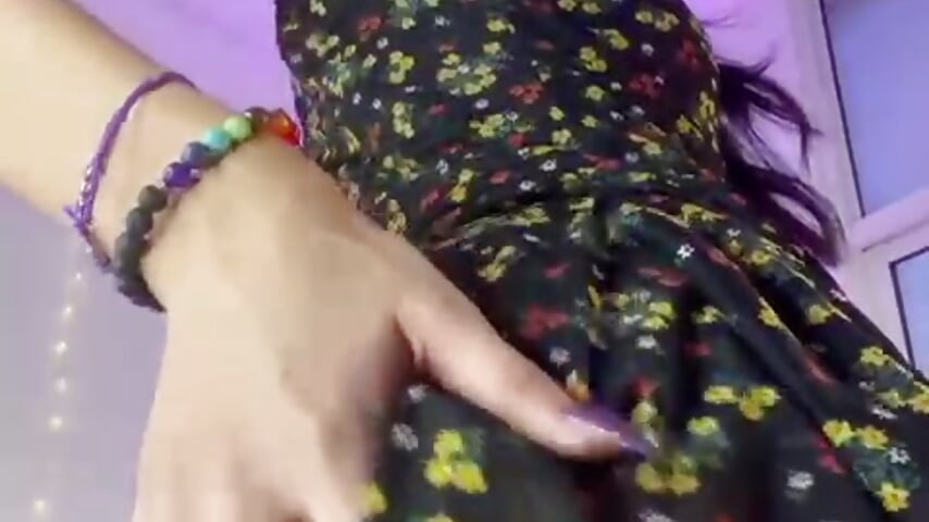 pussy - video by aisha_sakina cam model