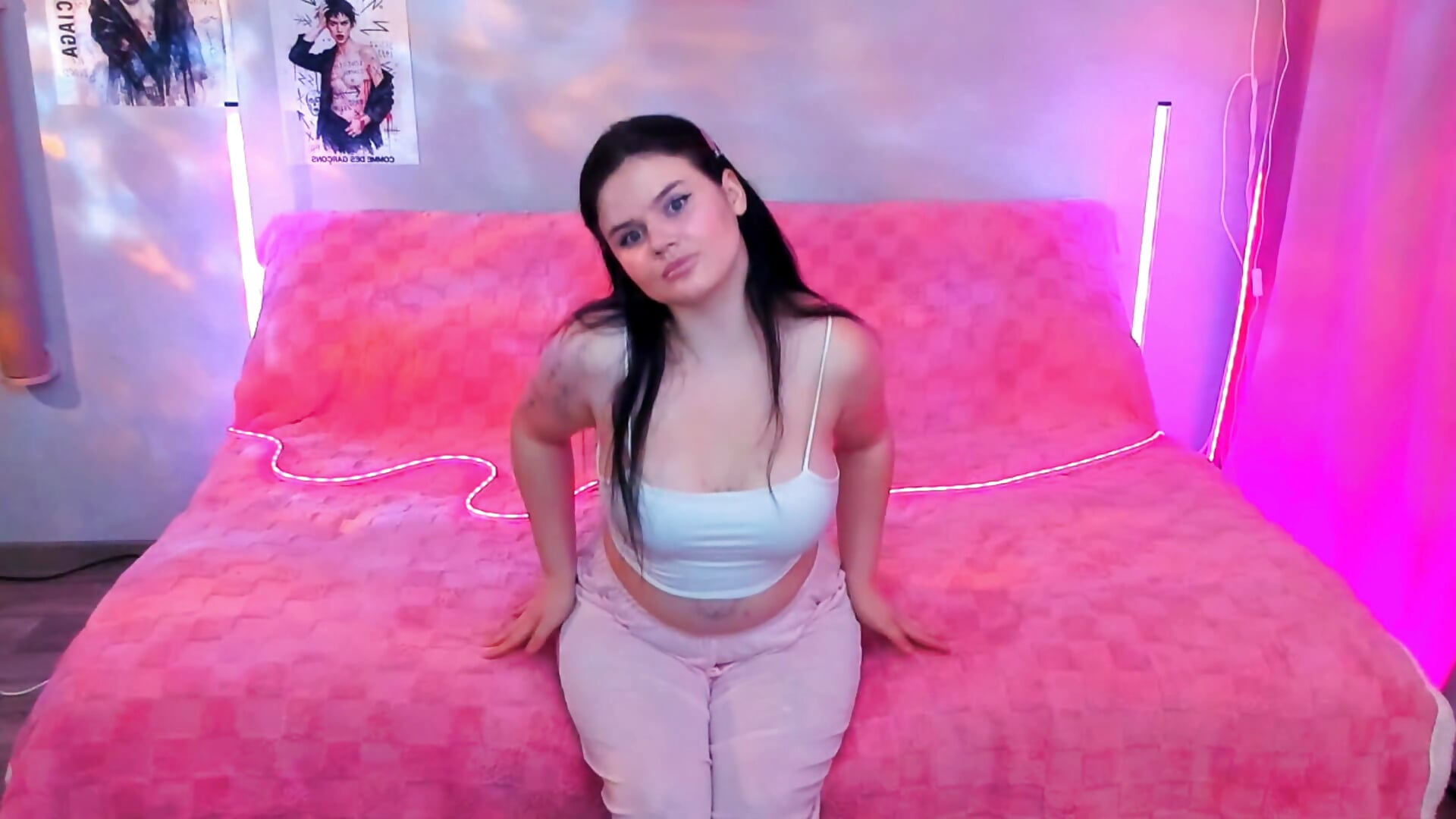 kiss fr Lora - video by Lora_Secret cam model