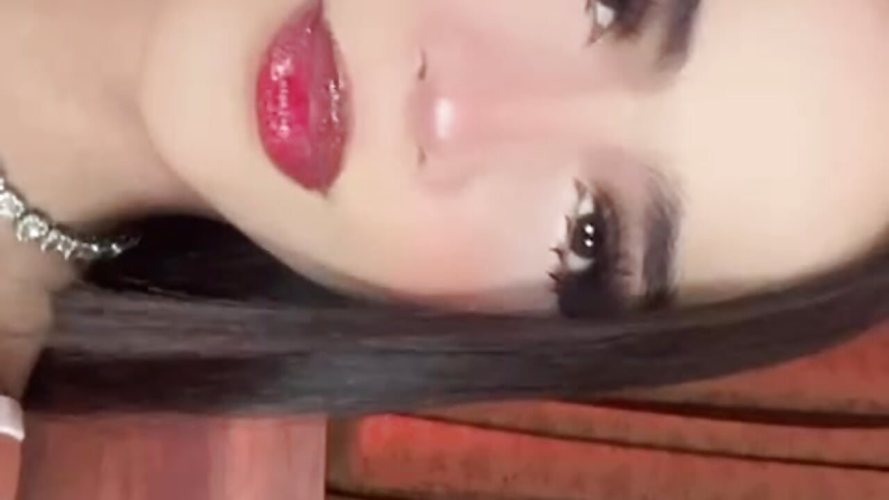 valery_yepes – popularni video modela na kameri 939