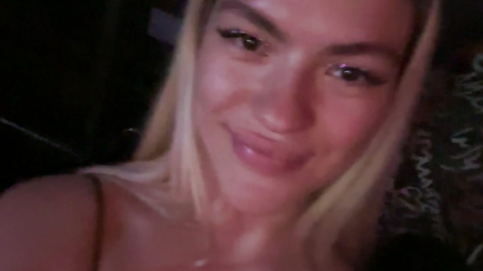 Having fun at the club💃🍓 - video by -Sexy_Barbie- cam model