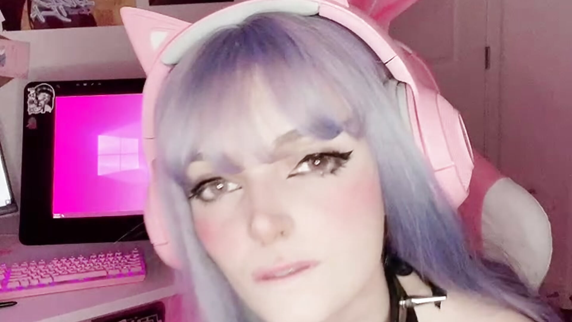 Gamergirl still wants your cock - video by Amber_Kawaii cam model