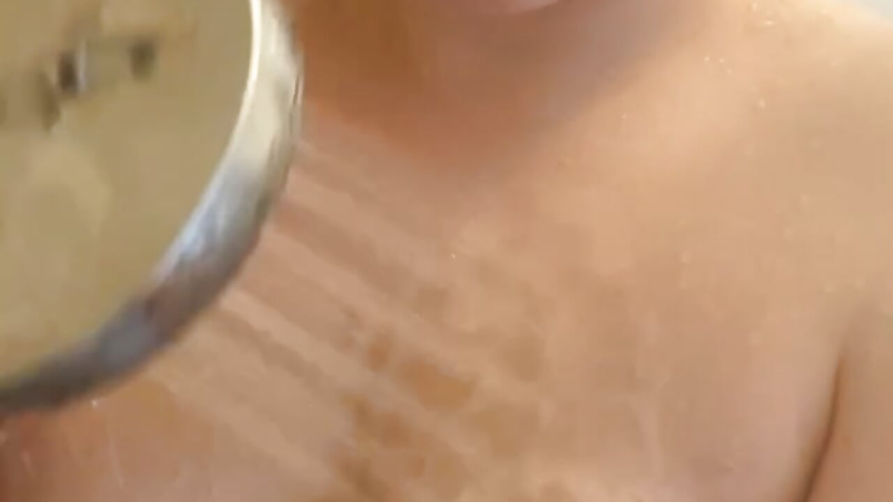 hot shower🥵