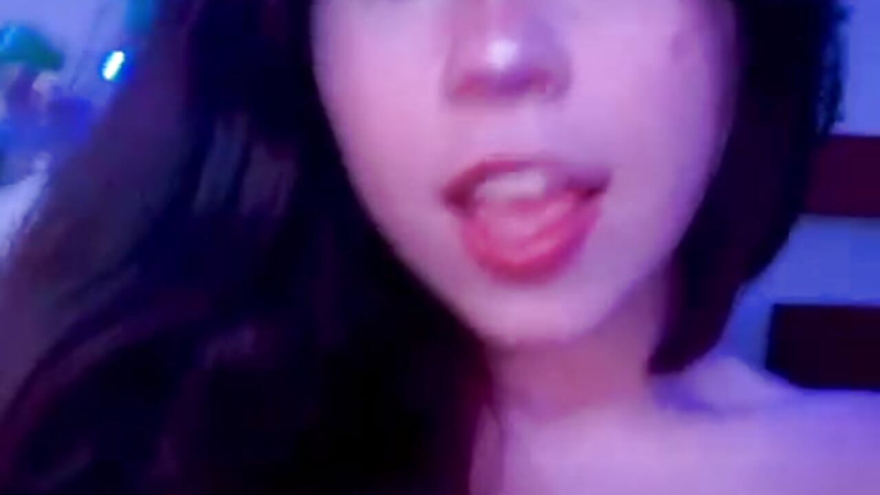 Kitty sing happy - video by Kittyuwu_ cam model