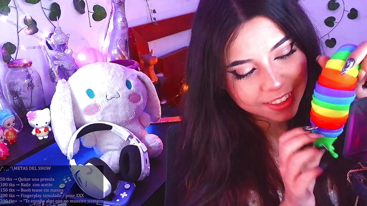 ASMR UWU - video di Kittyuwu_ modella di cam
