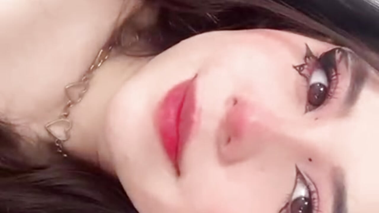 Butterfky makup uwu - video di Kittyuwu_ modella di cam