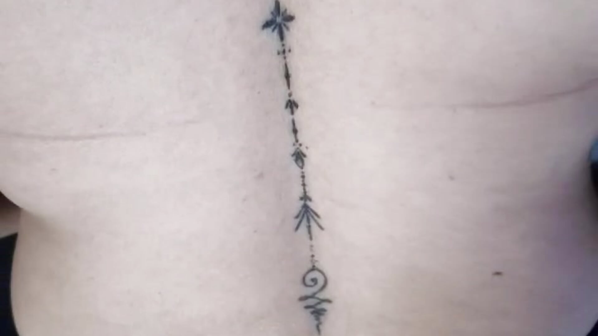 Deton my body - video by reinahot-699 cam model