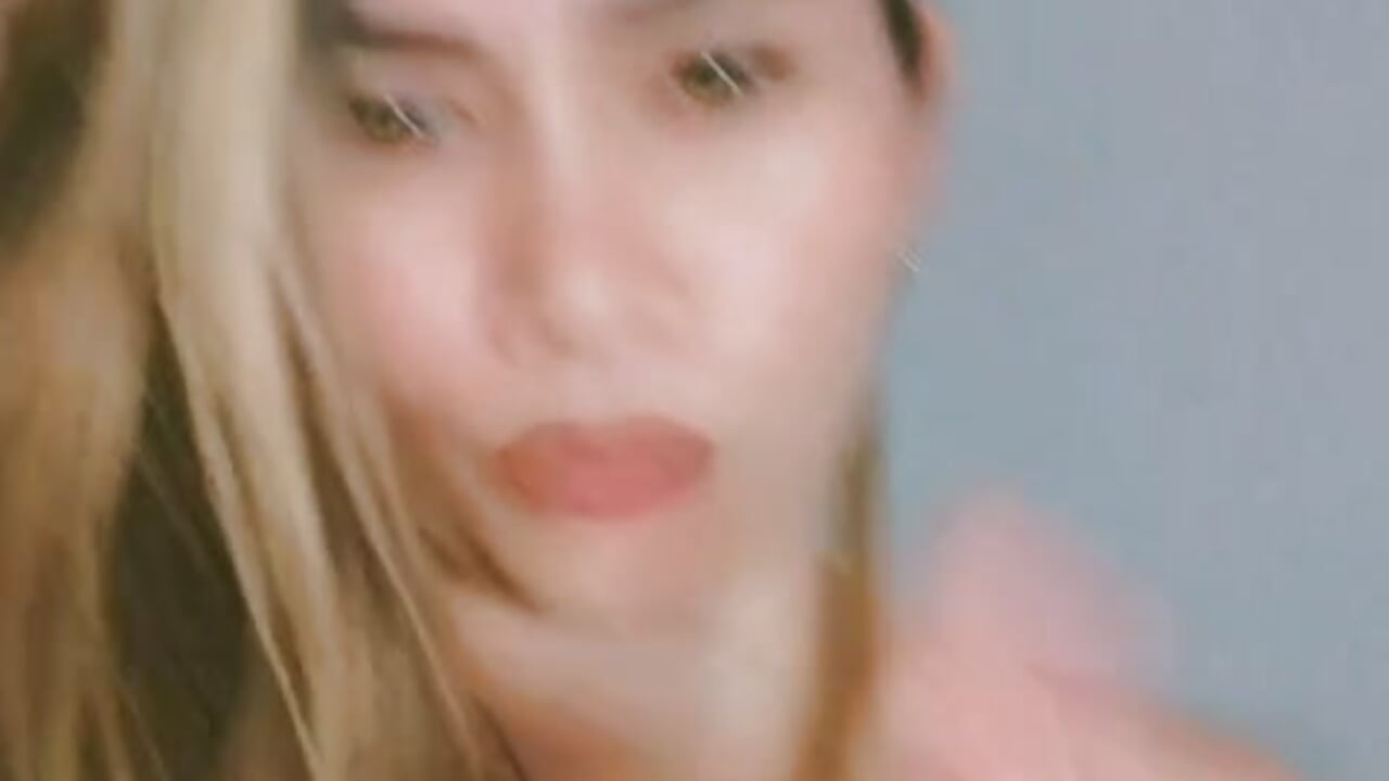 I feel sexy - video by reinahot-699 cam model