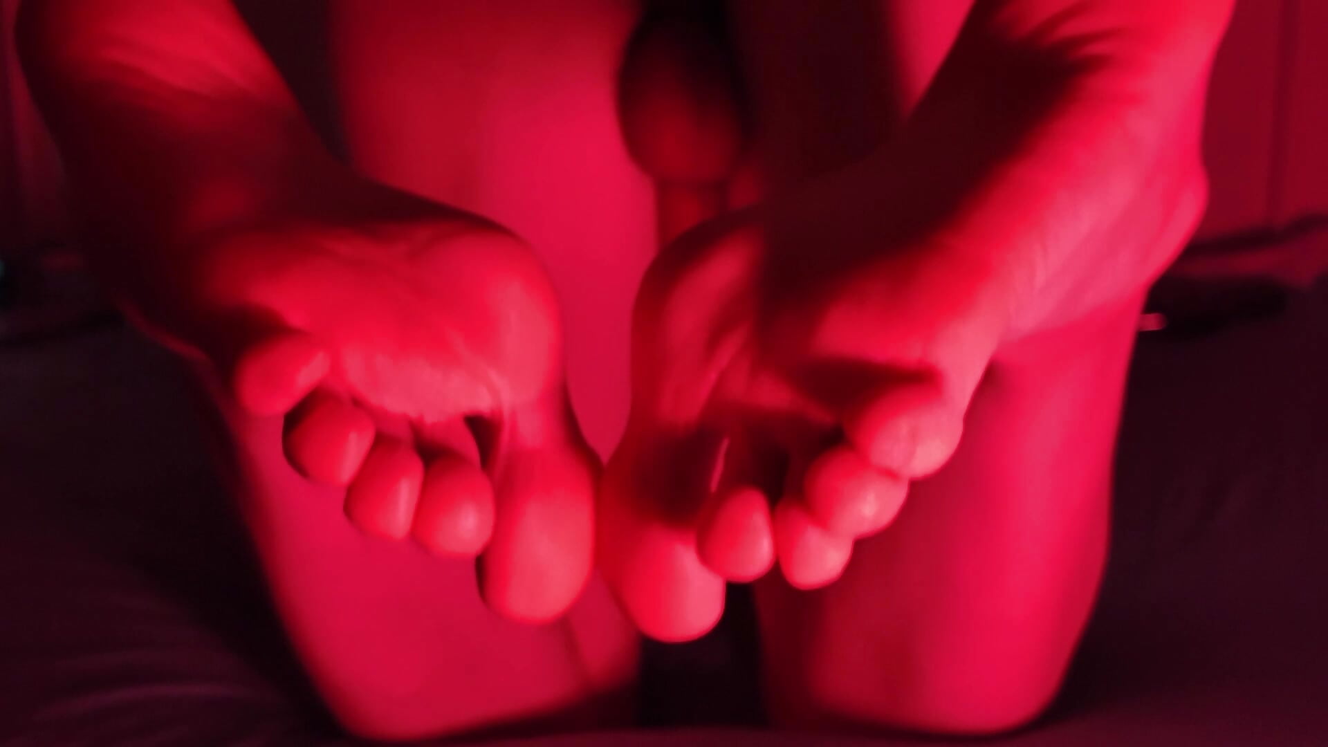 Feet 04 - video by Poulposaurus cam model