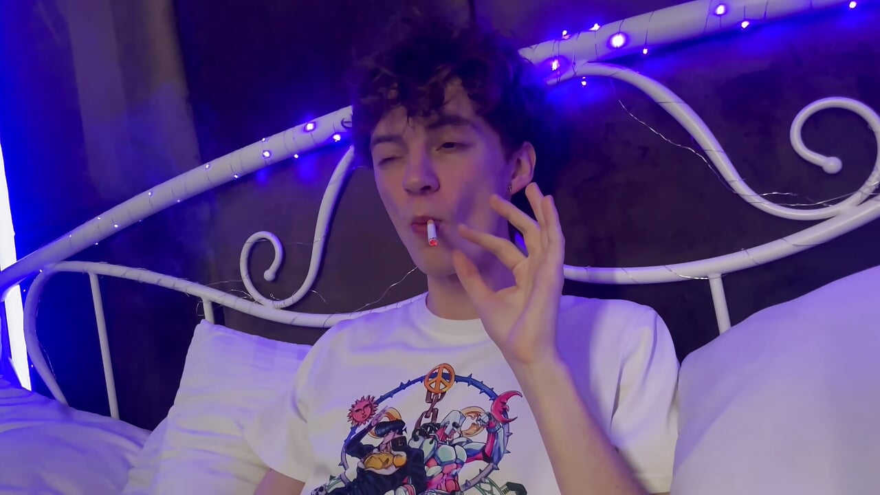 Relax with a cigarette - video by LukeSweet cam model