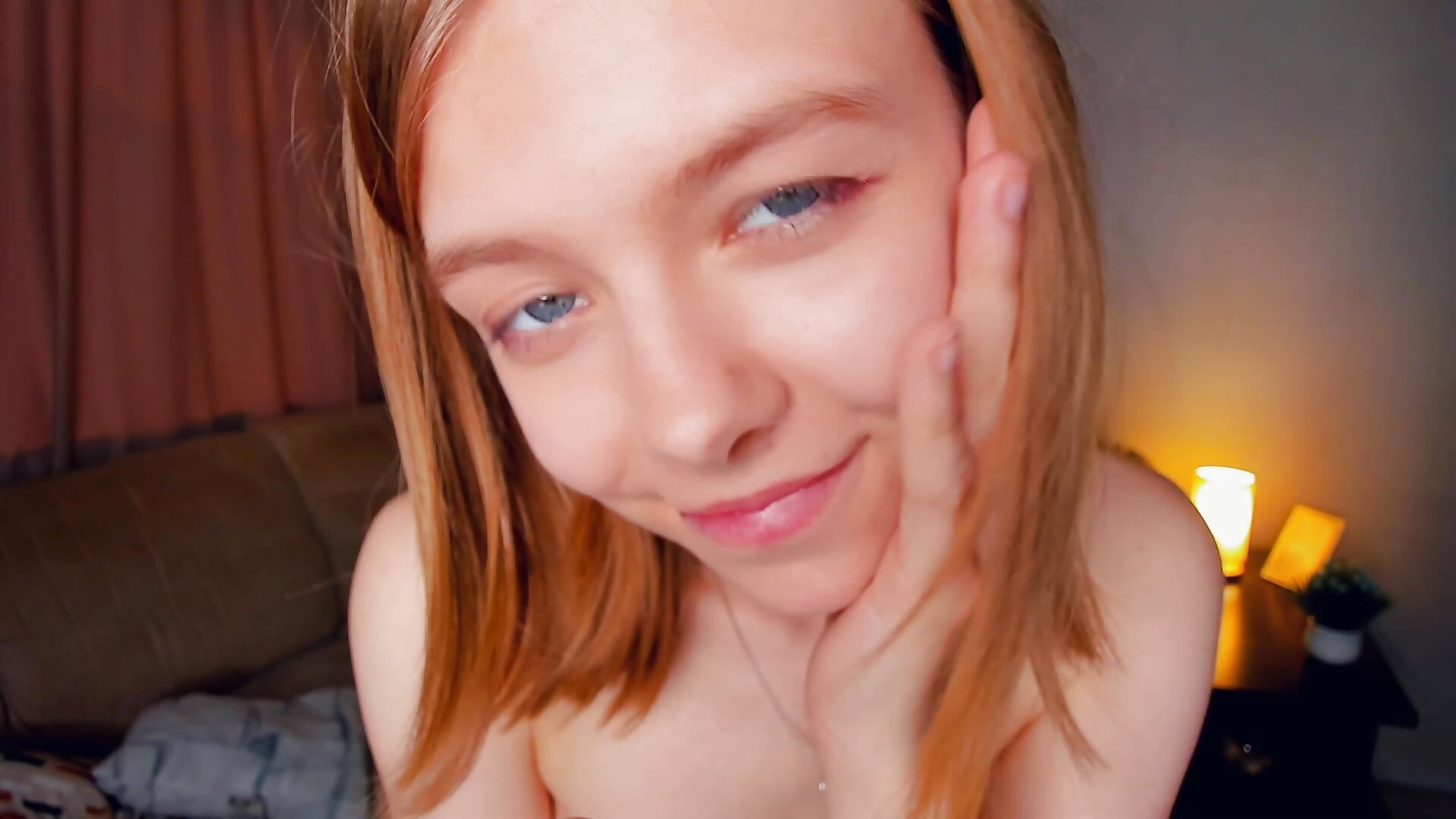 eye's close close close to you, what u think? - video di EngelAlman modella di cam