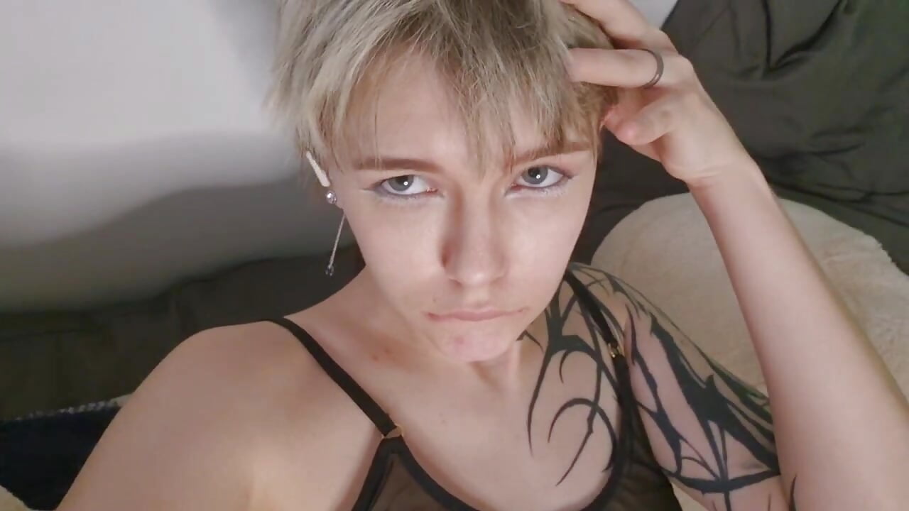 girl flirts with you - βίντεο μοντέλου EngelAlman