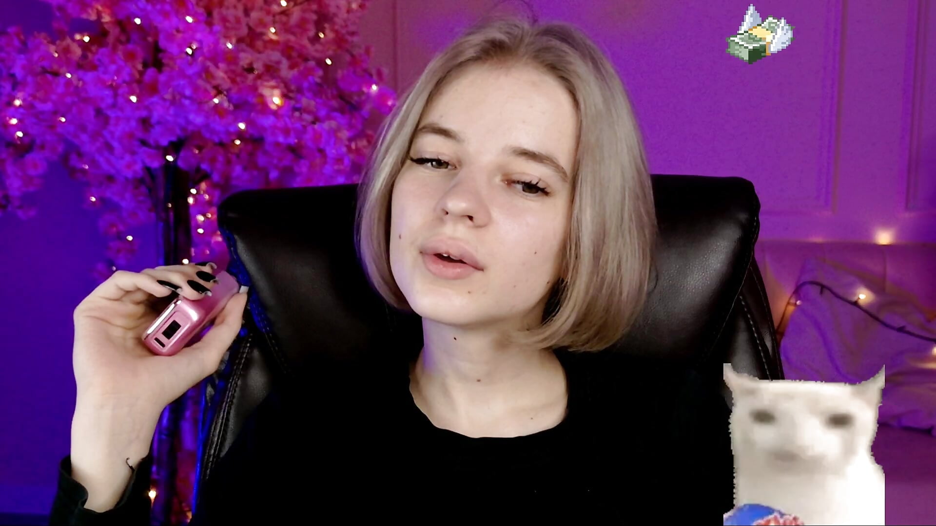 I'm eating money. - TinaDavil 캠 모델의 동영상