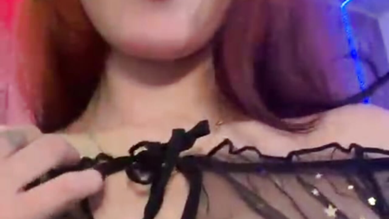 You won’t blink after pressing play. - video by Ginger_Foxy cam model